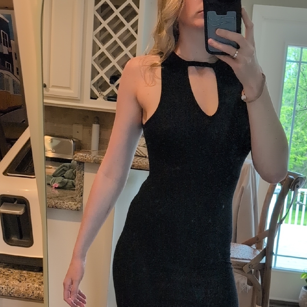 Elegant Black Sleeveless Dress